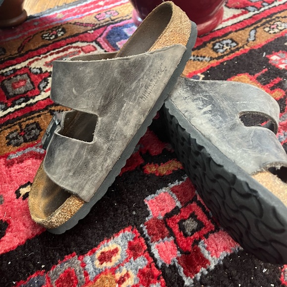 ‘Arizona Big Buckle’ Birkenstocks in ‘Dove Gray’- Size 38- great condition! - Picture 5 of 8